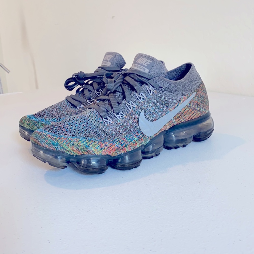 Women Nike VaporMAX running sneakers size 8